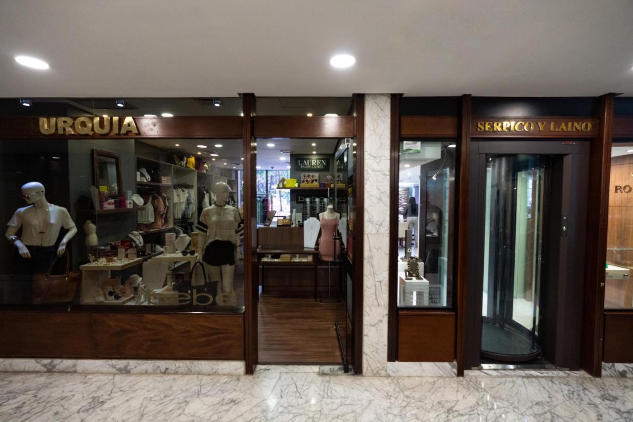 Eurobuilding Hotel & Suites Καράκας Εξωτερικό φωτογραφία Sergio Blanco store in Madrid